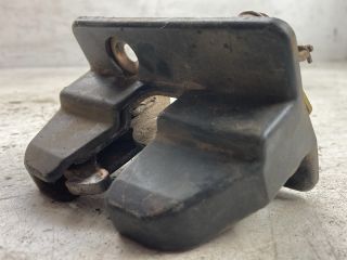 bontott VW TRANSPORTER Csomagtérajtó Zárszerkezet