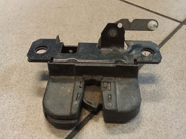 bontott VW TRANSPORTER Csomagtérajtó Zárszerkezet