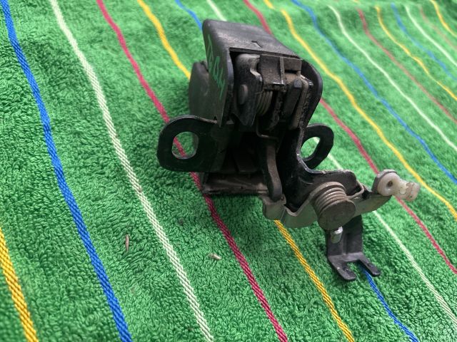 bontott VW TRANSPORTER Csomagtérajtó Zárszerkezet