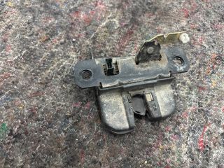 bontott VW TRANSPORTER Csomagtérajtó Zárszerkezet