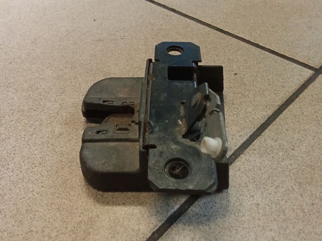 bontott VW TRANSPORTER Csomagtérajtó Zárszerkezet