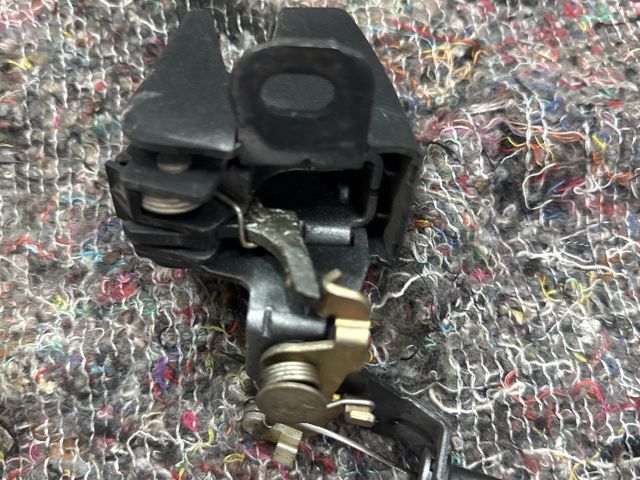 bontott VW TRANSPORTER Csomagtérajtó Zárszerkezet