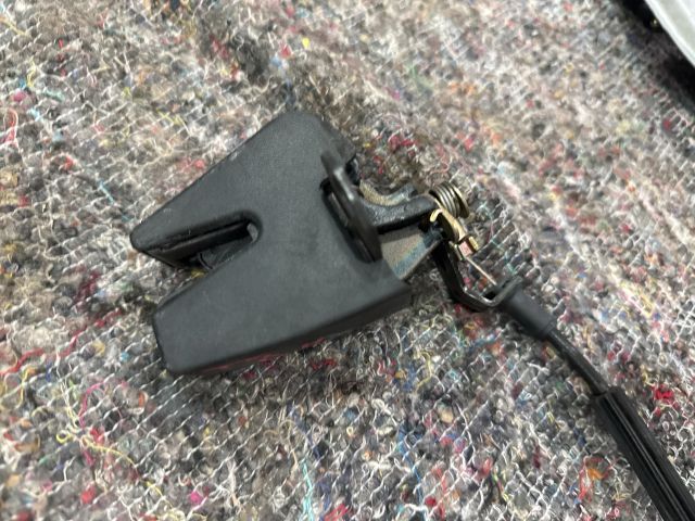 bontott VW TRANSPORTER Csomagtérajtó Zárszerkezet