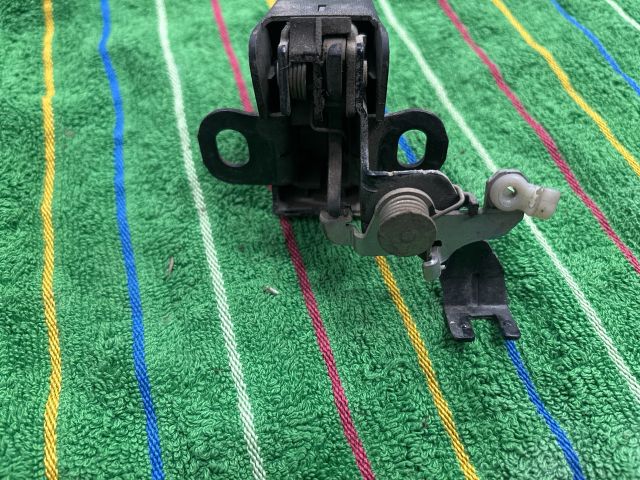 bontott VW TRANSPORTER Csomagtérajtó Zárszerkezet