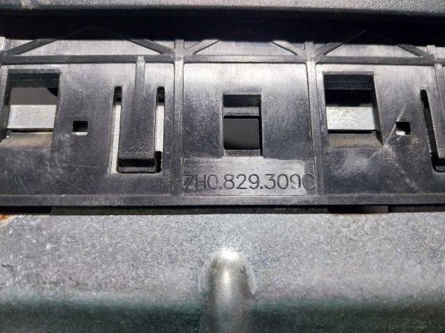 bontott VW TRANSPORTER Csomagtérajtó Zárszerkezet