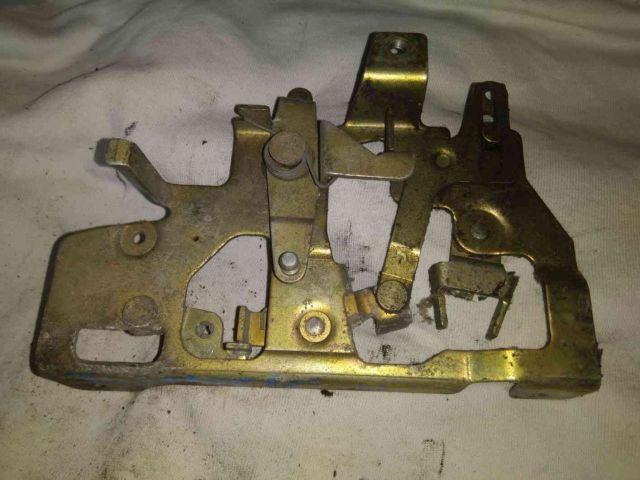 bontott VW TRANSPORTER Csomagtérajtó Zárszerkezet