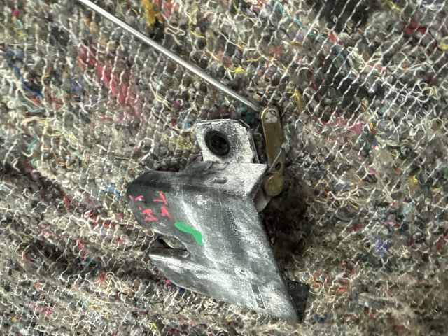 bontott VW TRANSPORTER Csomagtérajtó Zárszerkezet