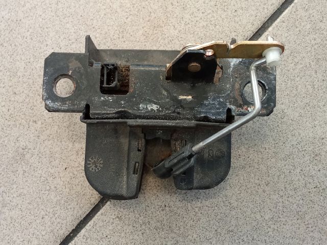 bontott VW TRANSPORTER Csomagtérajtó Zárszerkezet