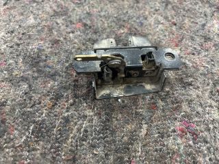 bontott VW TRANSPORTER Csomagtérajtó Zárszerkezet