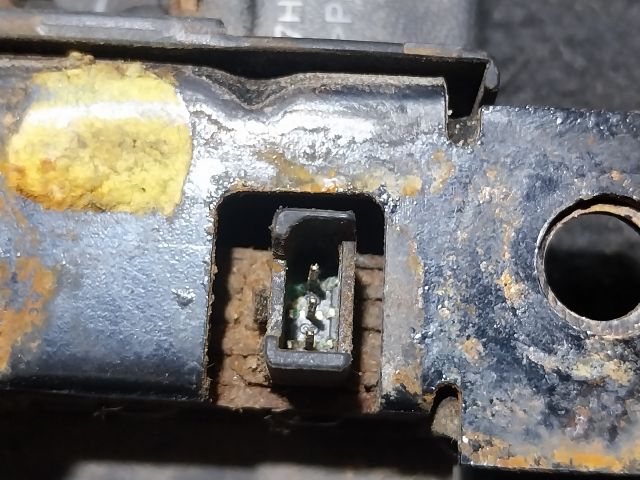 bontott VW TRANSPORTER Csomagtérajtó Zárszerkezet