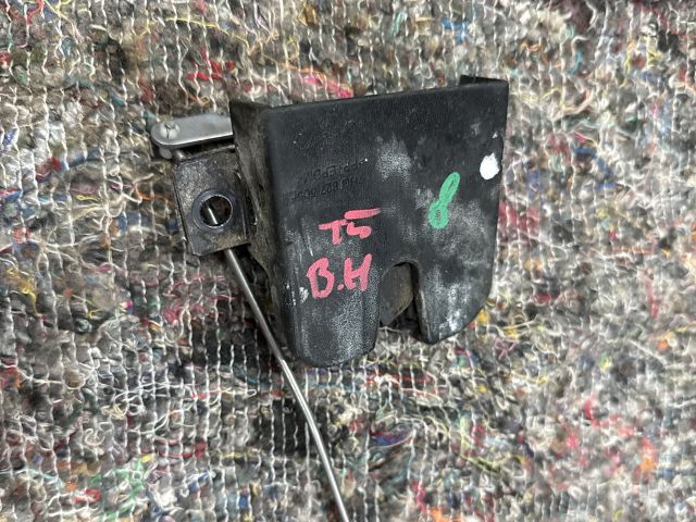 bontott VW TRANSPORTER Csomagtérajtó Zárszerkezet