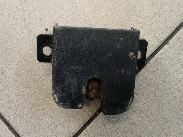 bontott VW TRANSPORTER Csomagtérajtó Zárszerkezet