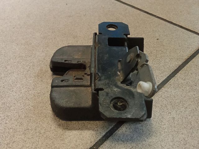 bontott VW TRANSPORTER Csomagtérajtó Zárszerkezet