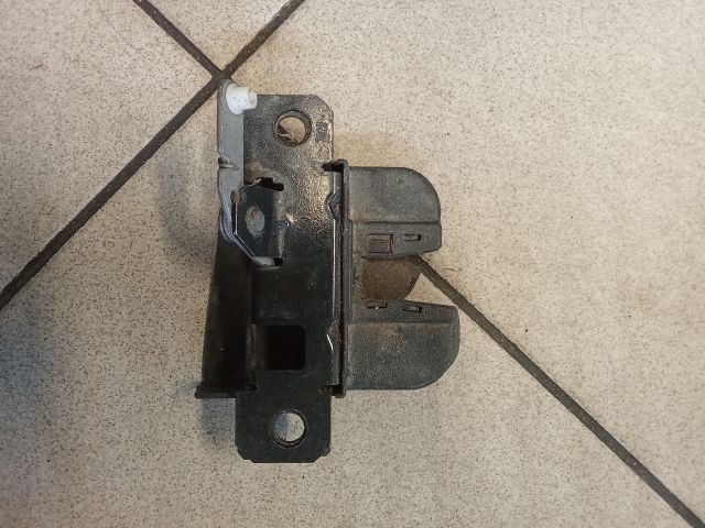 bontott VW TRANSPORTER Csomagtérajtó Zárszerkezet