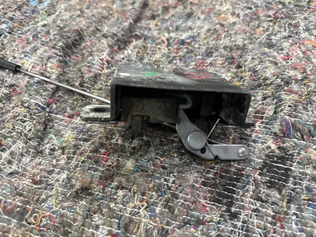 bontott VW TRANSPORTER Csomagtérajtó Zárszerkezet