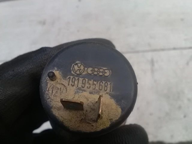 bontott VW TRANSPORTER Első Ablakmosó Szivattyú