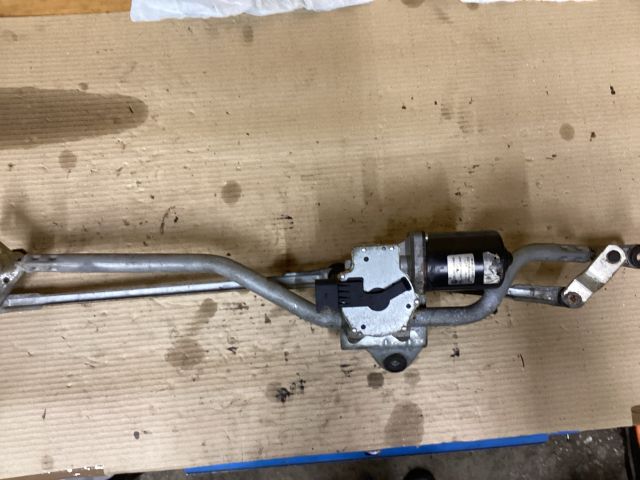 bontott VW TRANSPORTER Első Ablaktörlő Szerkezet Motorral