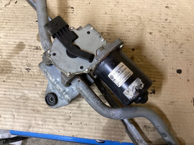 bontott VW TRANSPORTER Első Ablaktörlő Szerkezet Motorral