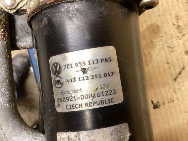 bontott VW TRANSPORTER Első Ablaktörlő Szerkezet Motorral