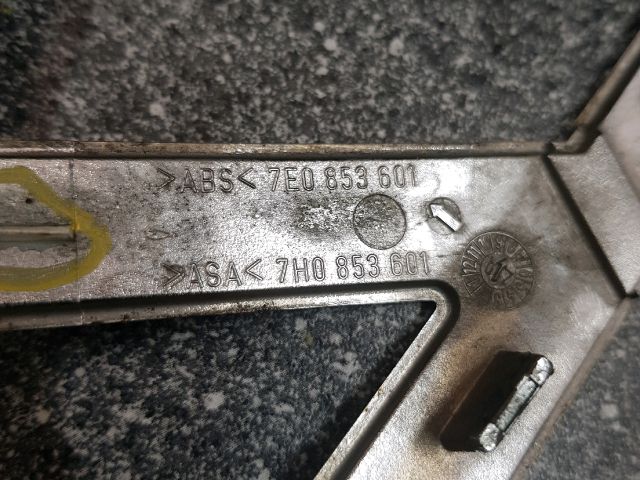 bontott VW TRANSPORTER Első Embléma