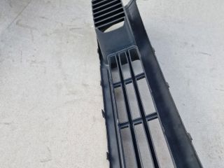 bontott VW TRANSPORTER Első Lökhárító Alsó Középső Díszrács