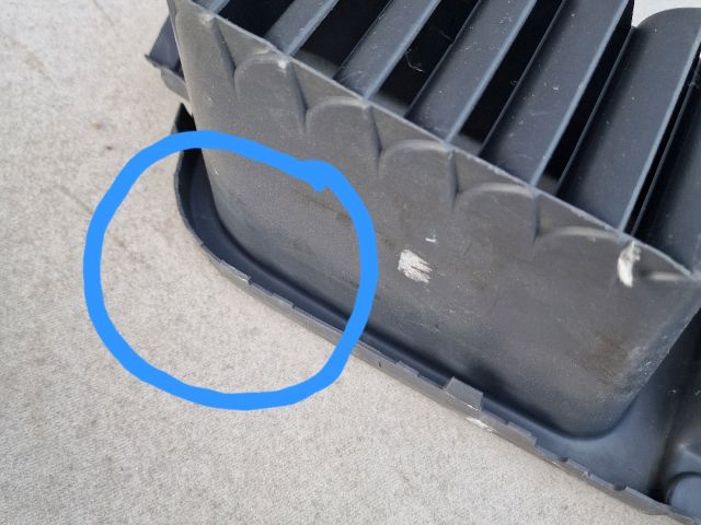 bontott VW TRANSPORTER Első Lökhárító Alsó Középső Díszrács