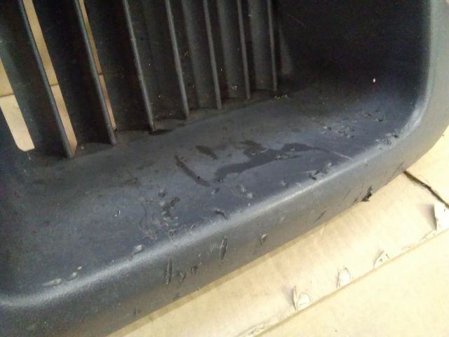 bontott VW TRANSPORTER Első Lökhárító Alsó Középső Díszrács