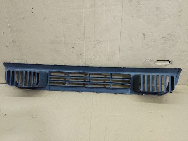 bontott VW TRANSPORTER Első Lökhárító Alsó Középső Díszrács