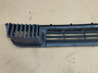 bontott VW TRANSPORTER Első Lökhárító Alsó Középső Díszrács