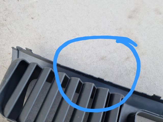 bontott VW TRANSPORTER Első Lökhárító Alsó Középső Díszrács