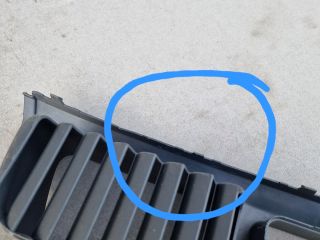 bontott VW TRANSPORTER Első Lökhárító Alsó Középső Díszrács