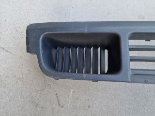 bontott VW TRANSPORTER Első Lökhárító Alsó Középső Díszrács