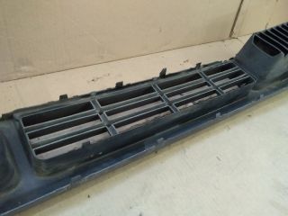 bontott VW TRANSPORTER Első Lökhárító Alsó Középső Díszrács