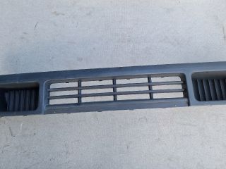 bontott VW TRANSPORTER Első Lökhárító Alsó Középső Díszrács