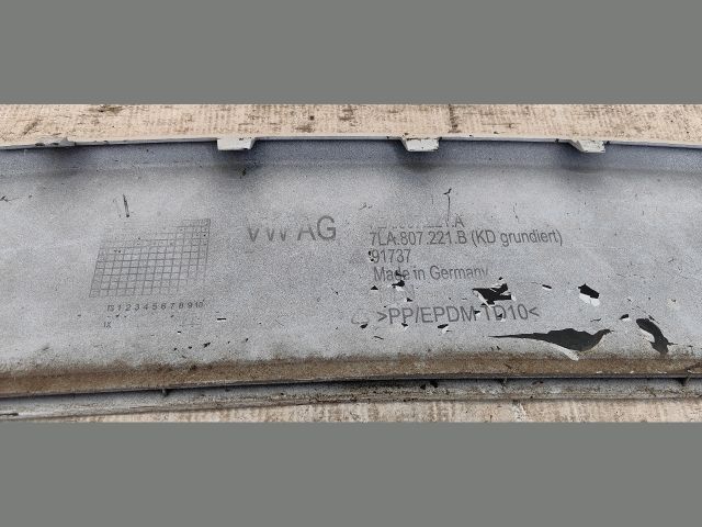 bontott VW TRANSPORTER Első Lökhárító (Üresen)