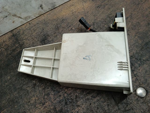 bontott VW TRANSPORTER Első Tároló Rekesz