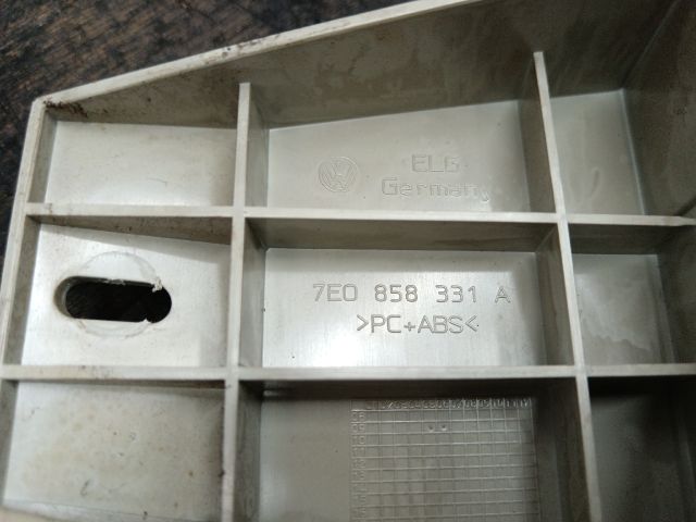 bontott VW TRANSPORTER Első Tároló Rekesz