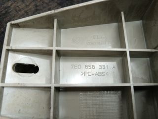 bontott VW TRANSPORTER Első Tároló Rekesz