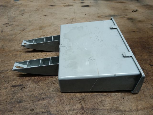 bontott VW TRANSPORTER Első Tároló Rekesz