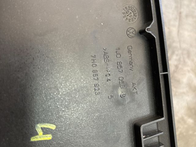 bontott VW TRANSPORTER Első Tároló Rekesz