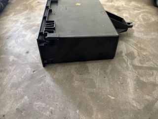 bontott VW TRANSPORTER Első Tároló Rekesz