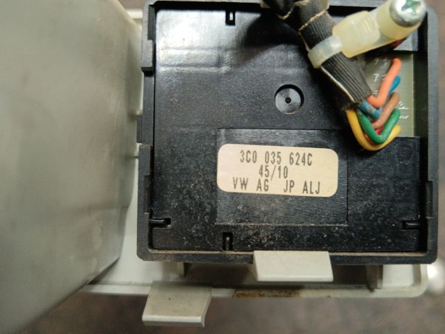 bontott VW TRANSPORTER Első Tároló Rekesz