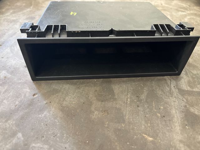 bontott VW TRANSPORTER Első Tároló Rekesz