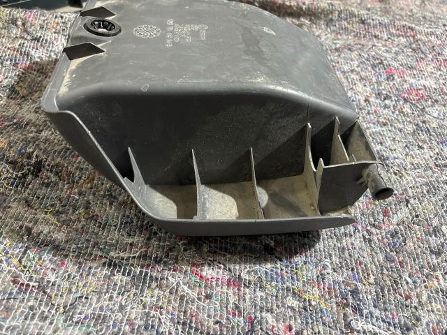 bontott VW TRANSPORTER Első Tároló Rekesz