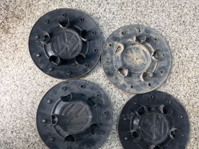 bontott VW TRANSPORTER Felniközép (1 db)