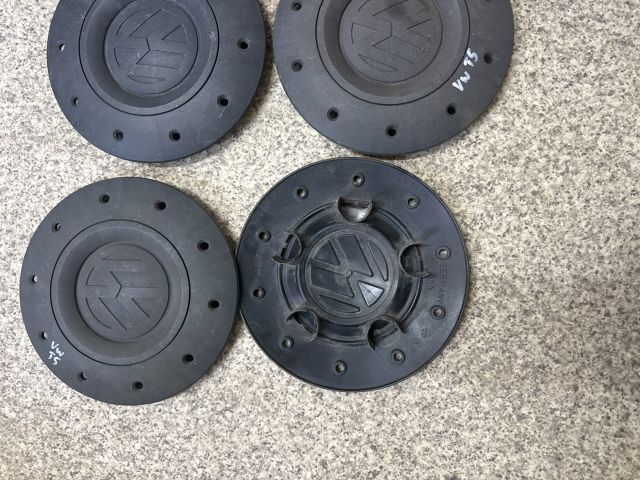 bontott VW TRANSPORTER Felniközép Szett