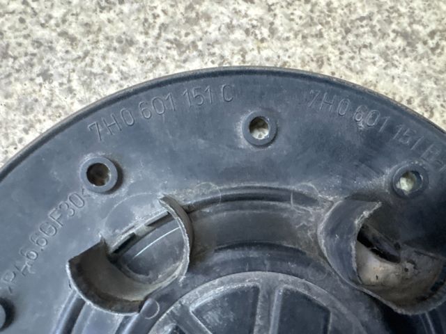 bontott VW TRANSPORTER Felniközép Szett