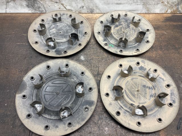 bontott VW TRANSPORTER Felniközép Szett