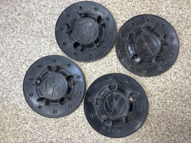 bontott VW TRANSPORTER Felniközép Szett