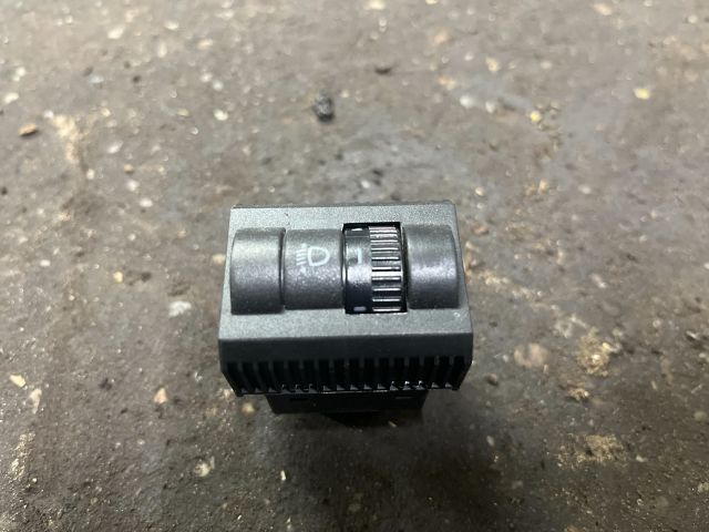 bontott VW TRANSPORTER Fényszórómagasság Állító Kapcsoló